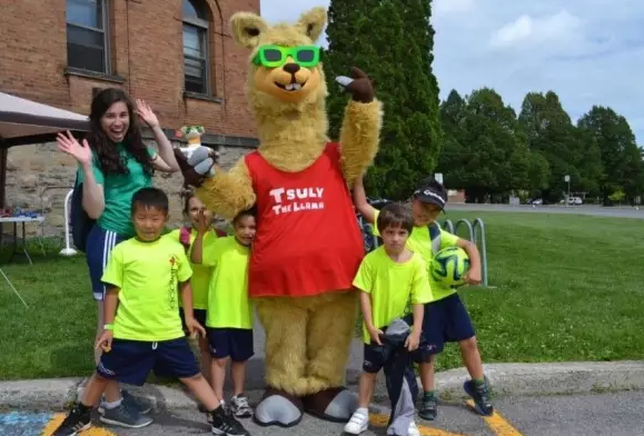 佰信集团在2017年夏天带大家去麦吉尔大学体验不一样的夏令营